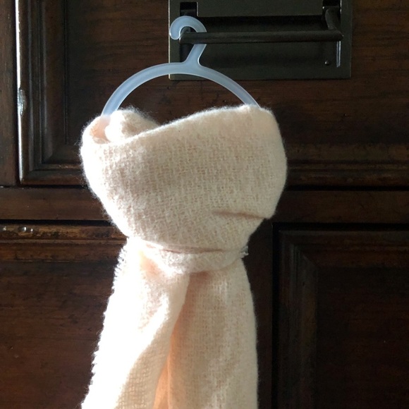Lightweight cream scarf - Picture 2 of 4